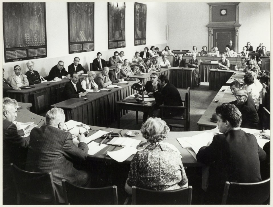 Openbare vergadering van de Commissie Volkshuisvesting. NL-HlmNHA 54011870