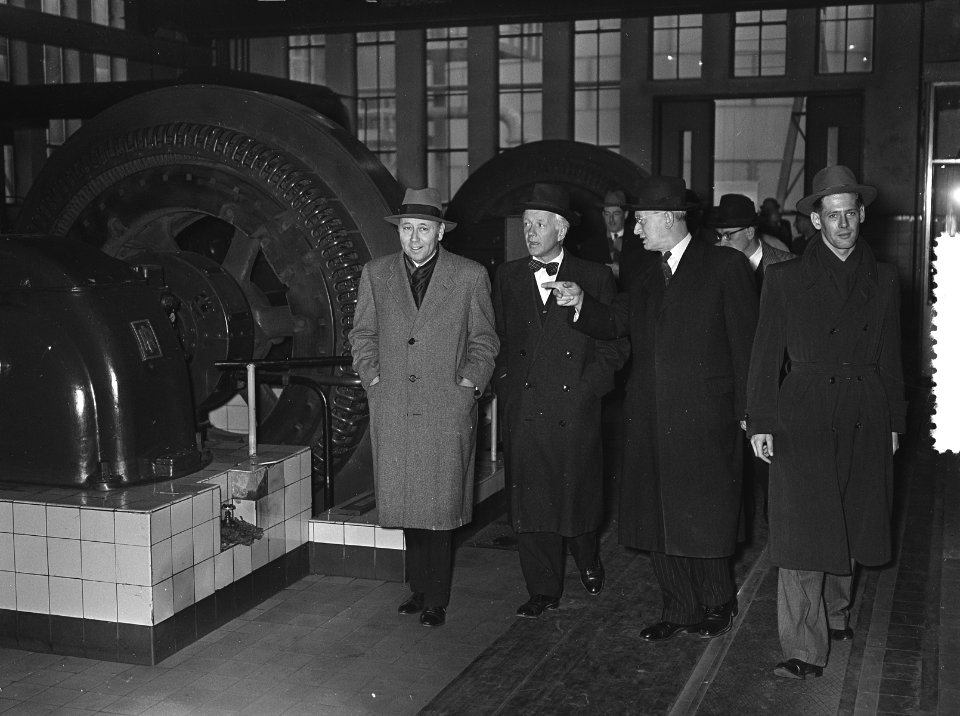 Opening nieuwe gasfabriek bij Hoogovens door burgemeester dAilly en Ir. A. H. In, Bestanddeelnr 907-4166