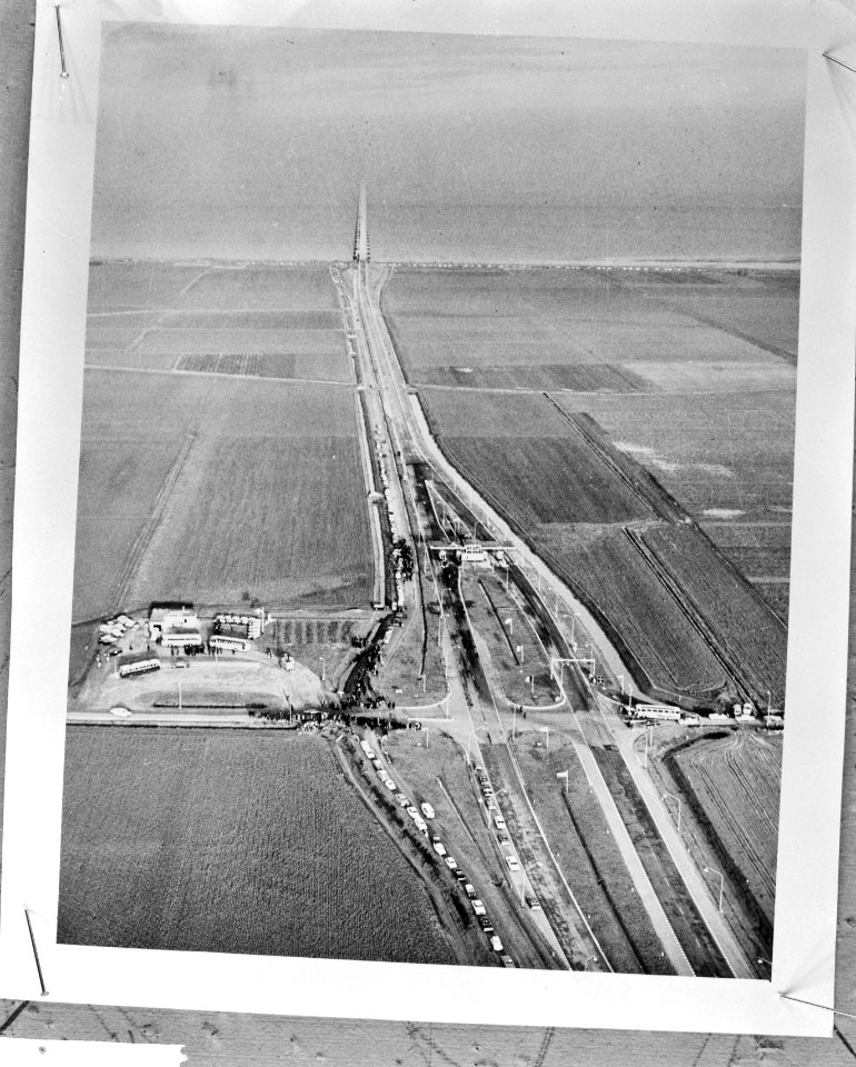 Opening Oosterscheldebrug, luchtopname, Bestanddeelnr 918-7044
