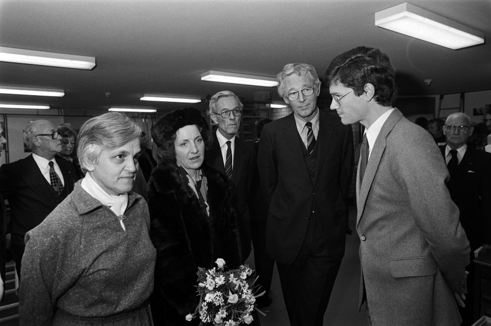Opening overbruggingspaviljoen De Hoogstraat door Margriet , Prinses Margriet , Bestanddeelnr 931-1560