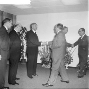 Opening nieuw gebouw van de OLVEH aan het Damrak, Bestanddeelnr 913-4561