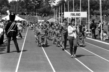 Opening Olympische Spelen voor Gehandicapten in Arnhem deelnemers tijdens defil, Bestanddeelnr 930-8898