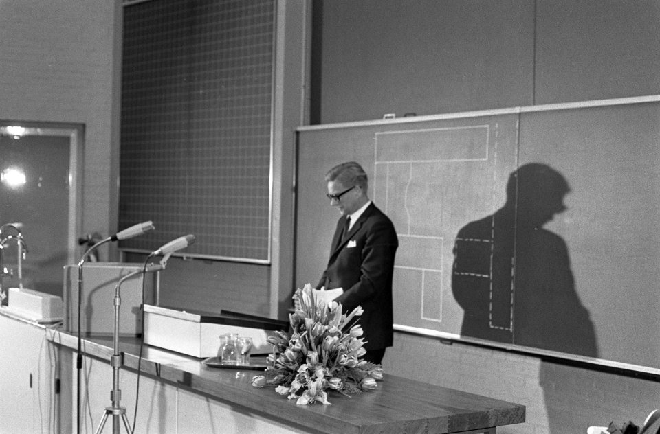 Opening nieuw gebouw van de medische faculteit Vrije Universiteit Amsterdam door, Bestanddeelnr 922-1006