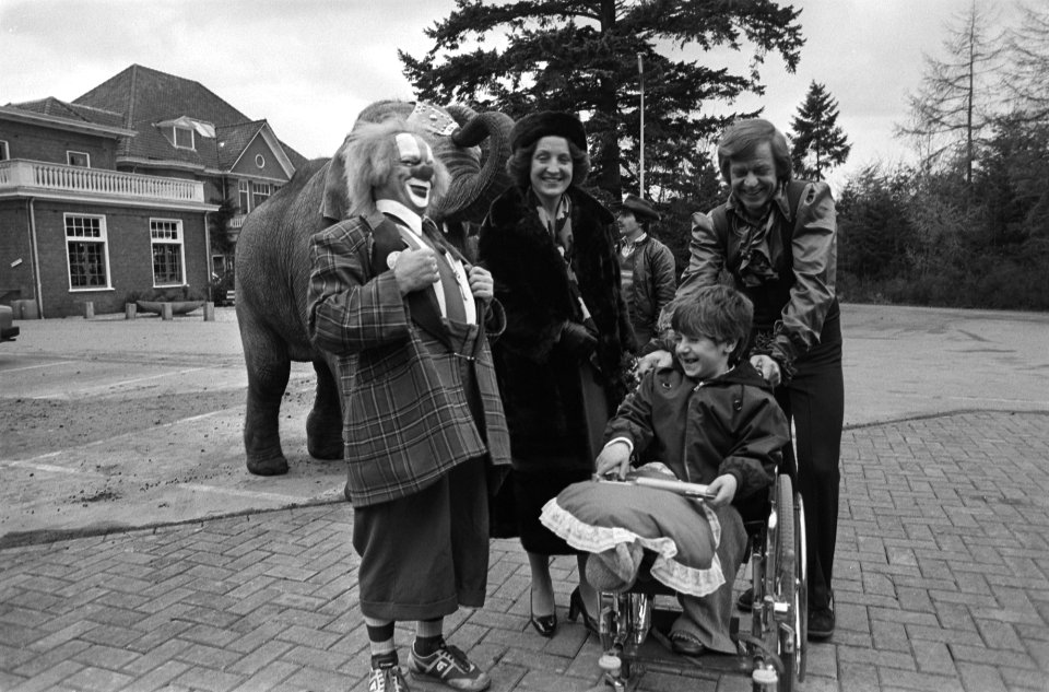 Opening overbruggingspaviljoen De Hoogstraat door Margriet , Akbulut Fuat bewo, Bestanddeelnr 931-1554