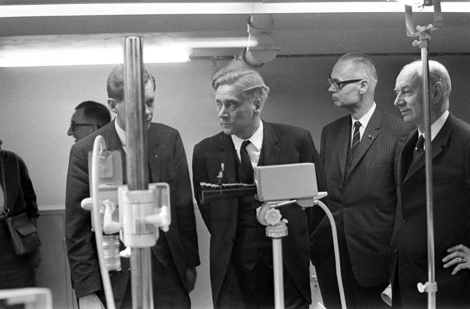 Opening nieuw gebouw van de medische faculteit Vrije Universiteit Amsterdam door, Bestanddeelnr 922-1002