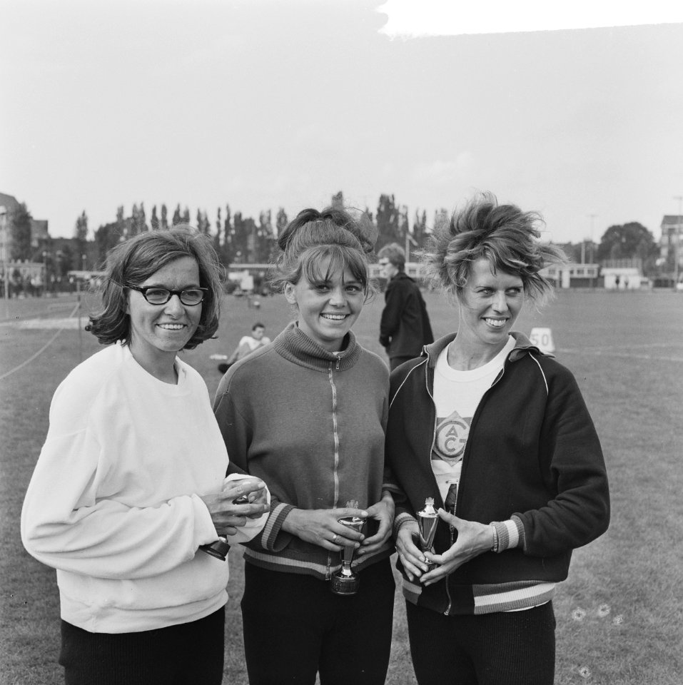 Open Amsterdamse atletiekkampioenschappen op de Sintelbaan. 400 meter dames, v.…, Bestanddeelnr 918-0475