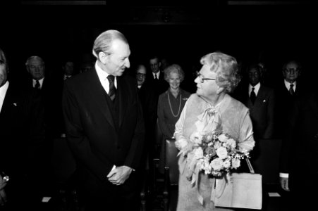 Opening nieuw gebouw Internationaal Gerechtshof in Den Haag koningin Juliana i, Bestanddeelnr 929-6544