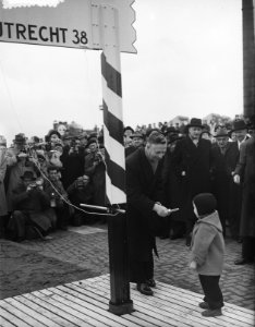 Opening nieuwe weg naar Utrecht door Minister Algera, Bestanddeelnr 906-3710