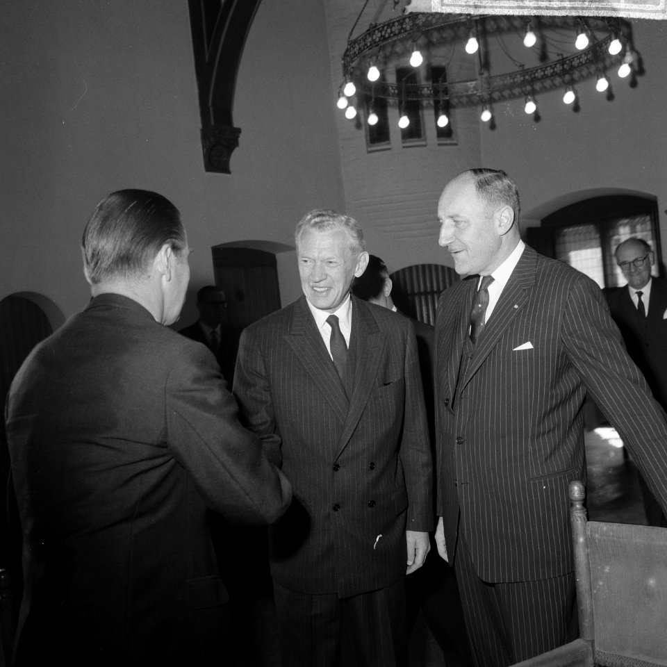Opening NATO conferentie te Den Haag , Schroder, Coure de Murville en Luns, Bestanddeelnr 916-4274