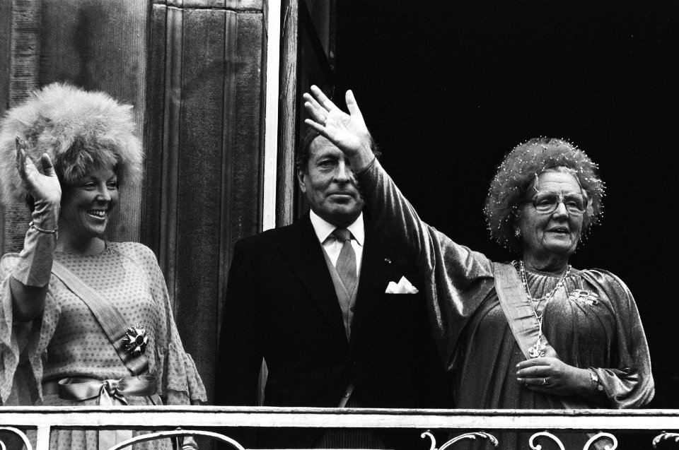 Opening Staten Generaal , Prinsjesdag 78 Prinses Beatrix en koningin Juliana zw, Bestanddeelnr 929-9083
