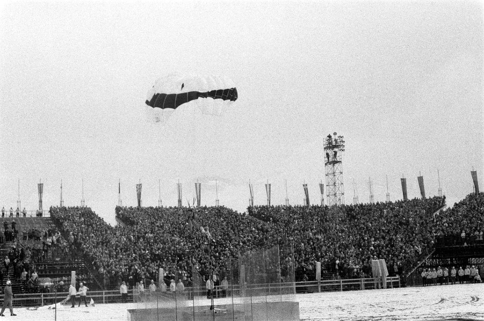 Opening Olympische winterspelen te Grenoble, Bestanddeelnr 921-0542