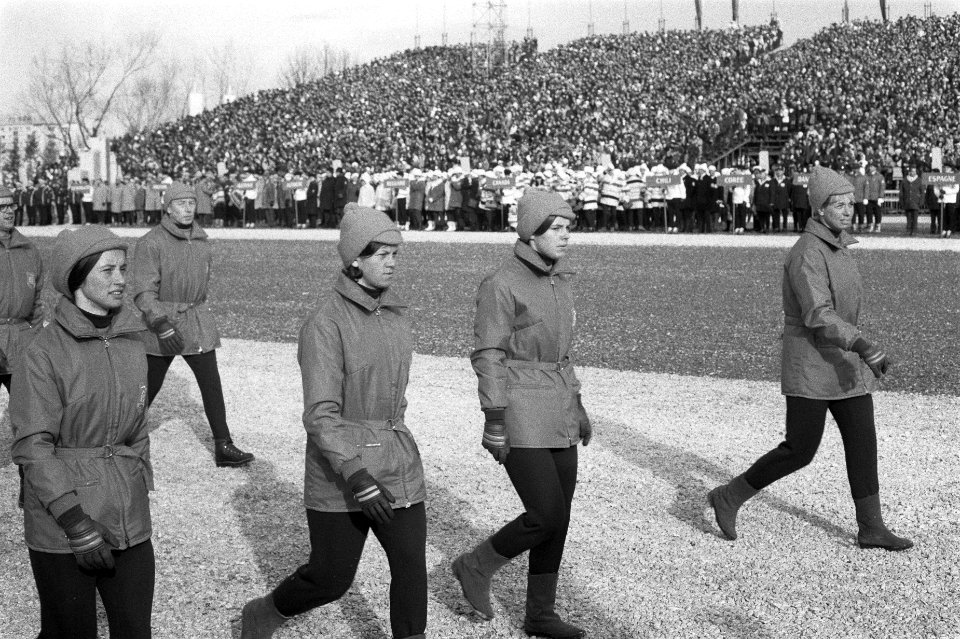 Opening Olympische winterspelen te Grenoble, nummer 3 Nederlandse ploeg, nummer , Bestanddeelnr 921-0548