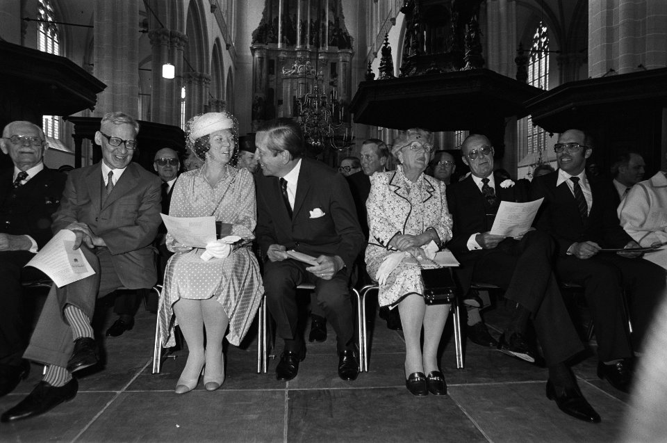 Opening Nieuwe Kerk in Amsterdam in aanwezigheid van de Koninklijke familie v.l, Bestanddeelnr 930-7765