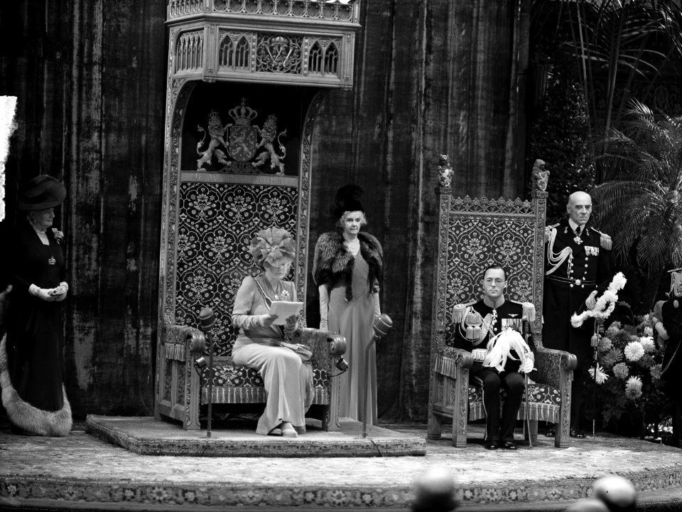 Opening Staten Generaal. Juliana spreekt de troonrede uit , Bestanddeelnr 903-0127