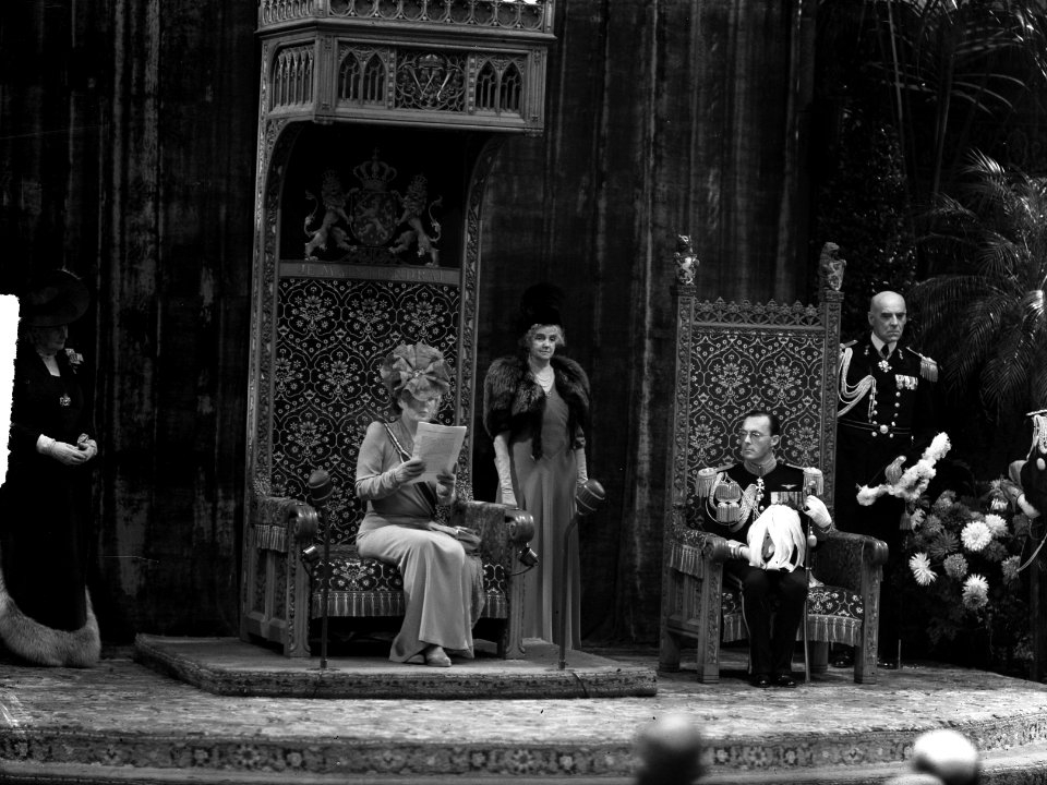 Opening Staten Generaal. Koningin spreekt troonrede uit, Bestanddeelnr 903-0133