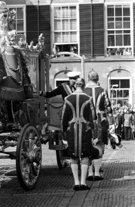 Opening Staten Generaal , aankomst Gouden Koets op het Binnenhof, Bestanddeelnr 916-8828