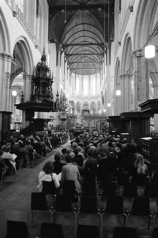 Opening Nieuwe Kerk in Amsterdam in aanwezigheid van de Koninklijke familie ove, Bestanddeelnr 930-7772