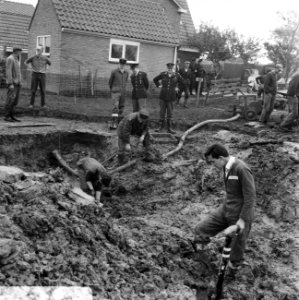 Opgravingen, vliegtuigwrakken, bommenwerpers, Bestanddeelnr 919-6812