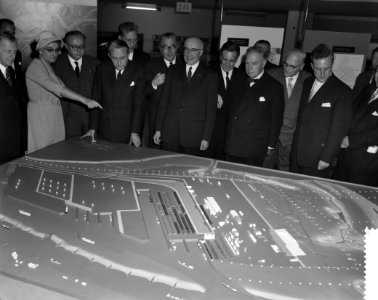 Opening tentoonstellig Europoort een Schakel t.g.v. het 9de Lustrum van de Econo, Bestanddeelnr 909-9600
