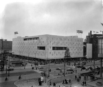 Opening nieuwe Bijenkorf in Rotterdam aan de Coolsingel door burgemeester Van Wa, Bestanddeelnr 908-4083