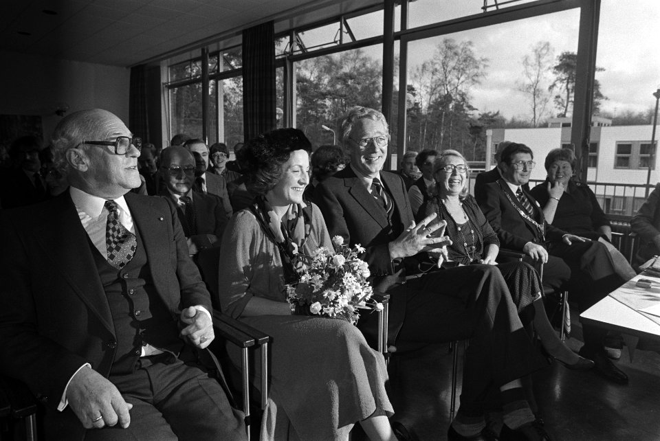 Opening overbruggingspaviljoen De Hoogstraat door Prinses Margriet , Prinses M, Bestanddeelnr 931-1559