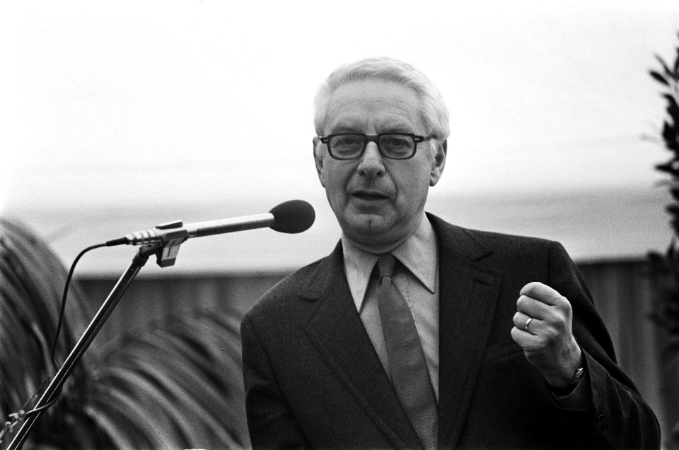 Opening nieuw hoofdkantoor groep Buhrmann-Tetterode (Paalbergweg-Brulwijk) prof, Bestanddeelnr 928-5140