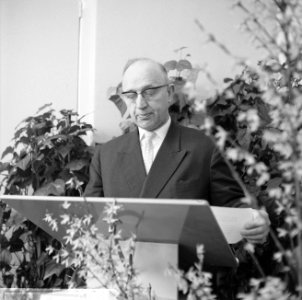 Opening Lagere Tuinbouwschool aan de Haverlandstraat te Rotterdam, mr De Vries , Bestanddeelnr 916-1951