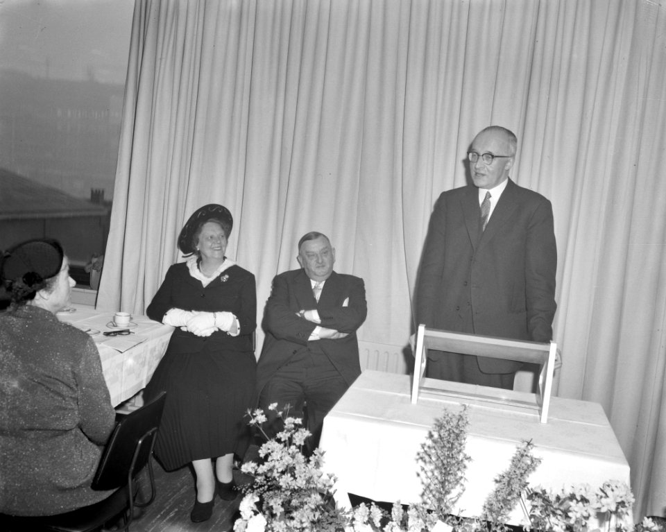 Opening nieuw gebouw Slavenburgs Bank te Rotterdam door burgemeester Van Walsum, Bestanddeelnr 909-2900