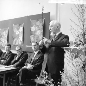 Opening Lagere Tuinbouwschool aan de Haverlandstraat te Rotterdam, mr De Vries , Bestanddeelnr 916-1950