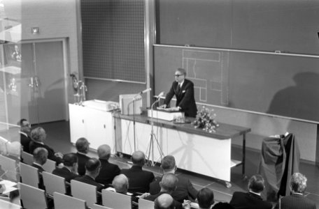 Opening nieuw gebouw van de medische faculteit Vrije Universiteit Amsterdam door, Bestanddeelnr 922-1005