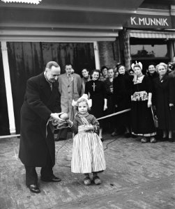 Opening kaasmarkt in Edam, Bestanddeelnr 906-3472