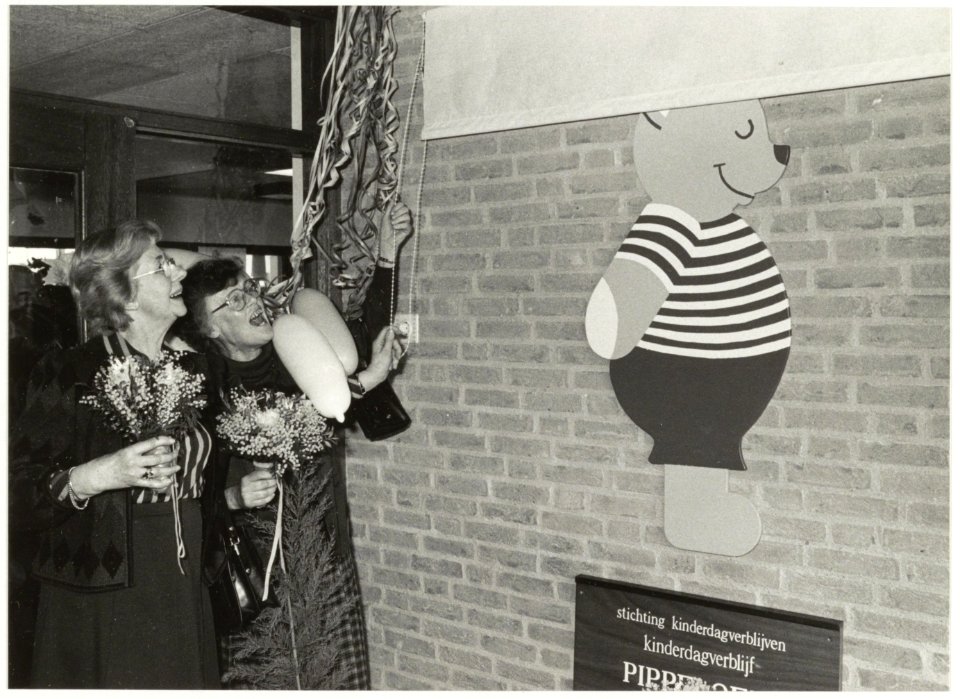 Opening kinderdagverblijf Pippeloentje in de Brusselstraat. NL-HlmNHA 54025843