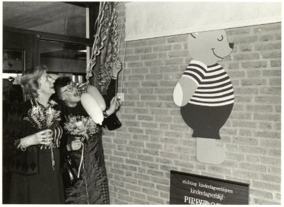 Opening kinderdagverblijf Pippeloentje in de Brusselstraat. NL-HlmNHA 54025843