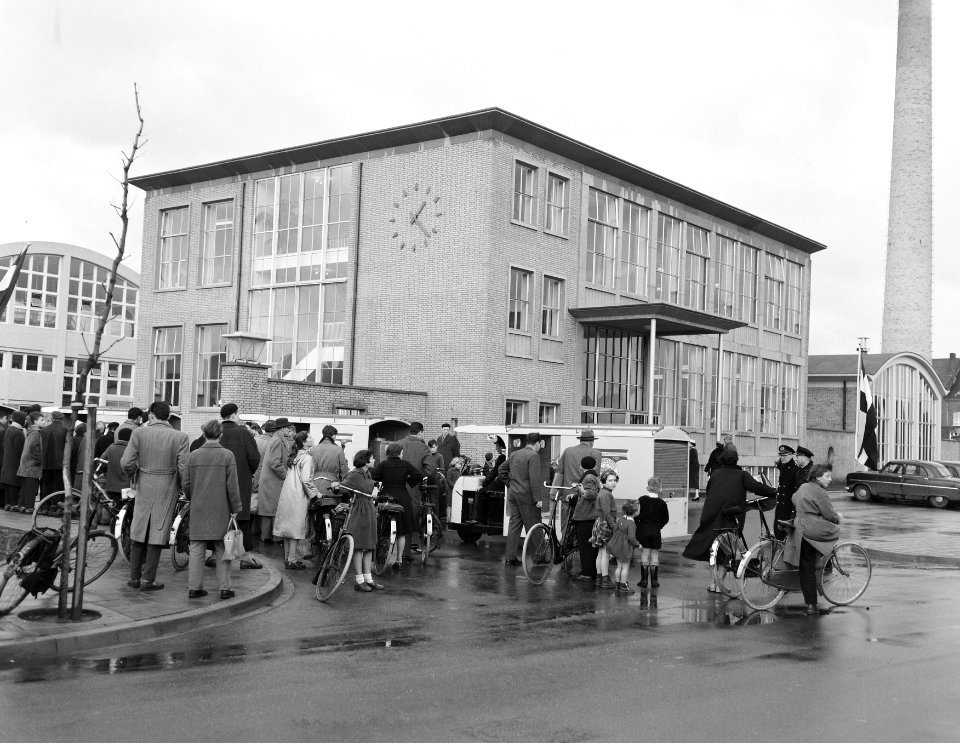 Opening melkfabriek St Christoffel te Roermond door Commissaris der Koningin dr, Bestanddeelnr 908-3273