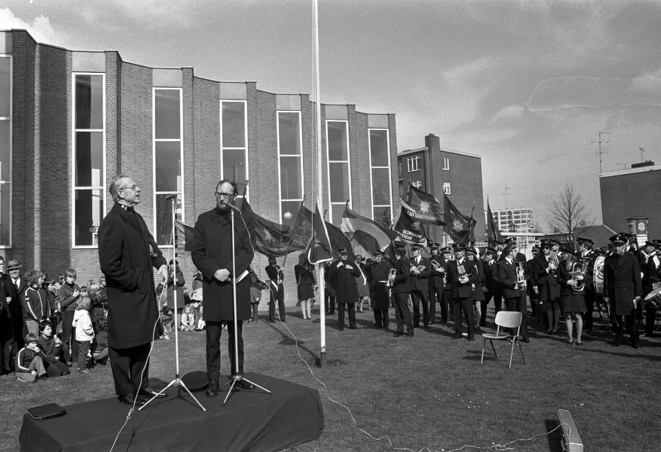 Opening Leger des Heils corpsgebouw aan Burgemeester Vening Meineszlaan te Amste, Bestanddeelnr 926-3116