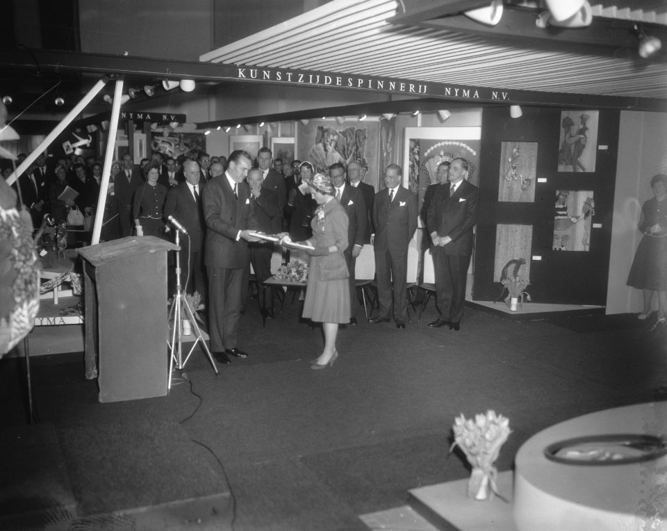 Opening textieljaarbeurs door Hare Koninklijke Hoogheid Prinses Irene, Bestanddeelnr 910-1998