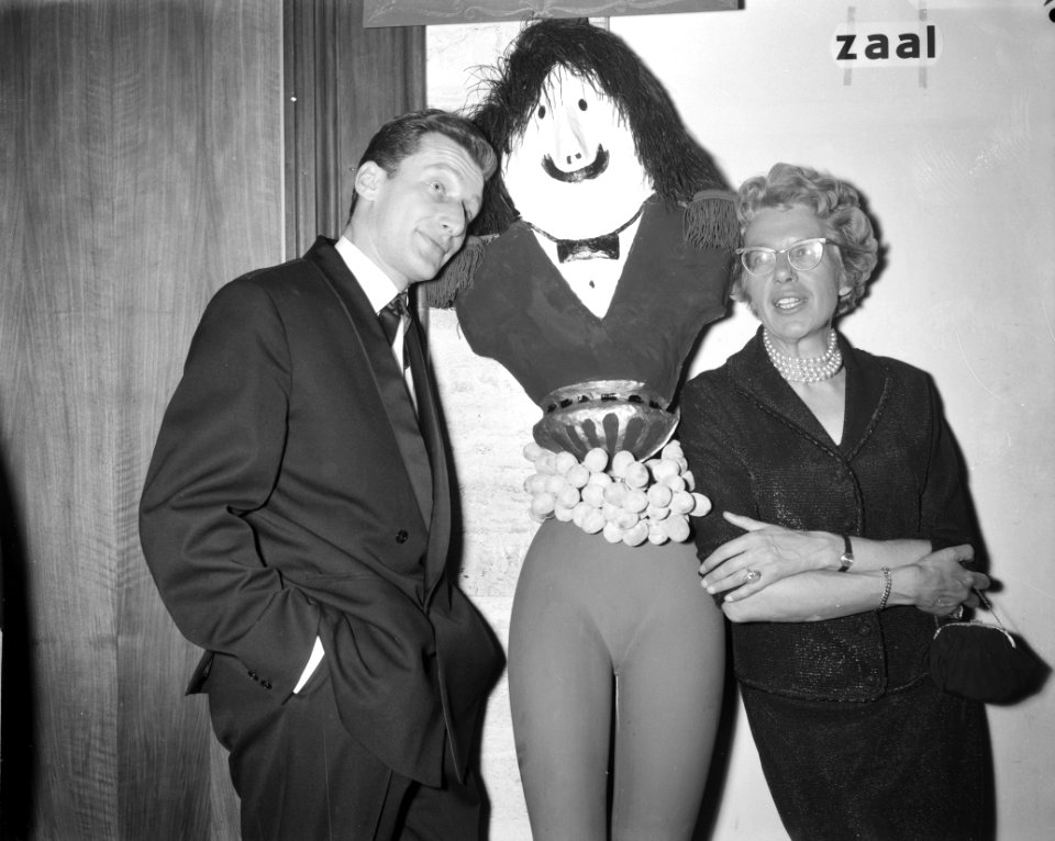 Opening van de 26e Boekenweek in het Concertgebouw te Amsterdam, bal na, Harry M, Bestanddeelnr 912-1386