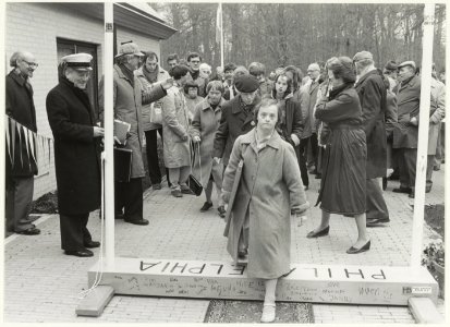 Opening van 'De Overstap' Herenweg 113. NL-HlmNHA 54015784