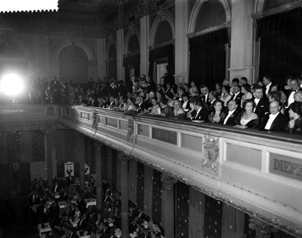 Opening van de 26e Boekenweek in het Concertgebouw te Amsterdam, Bestanddeelnr 912-1375