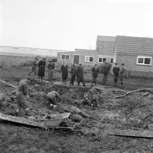 Opgravingen, vliegtuigwrakken, bommenwerpers, Bestanddeelnr 919-6813