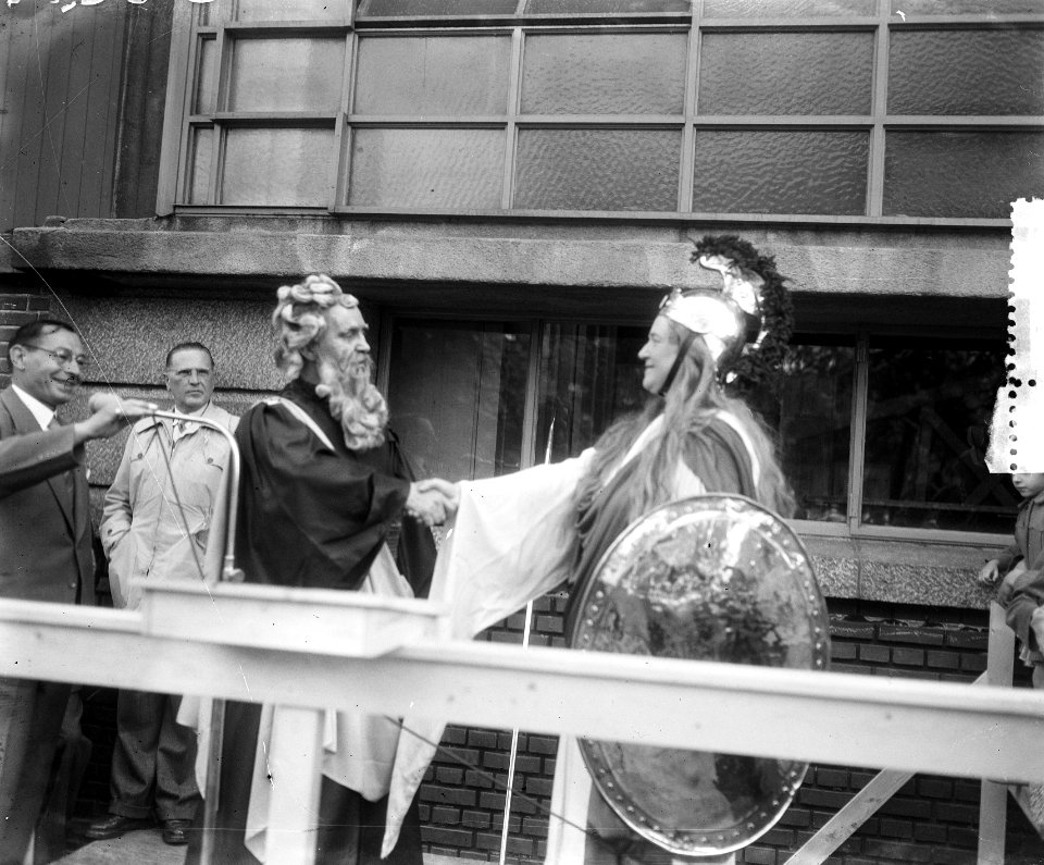 Opening tentoonstelling RAI door koningin Juliana, optocht Kinkerstraat, Bestanddeelnr 905-1246