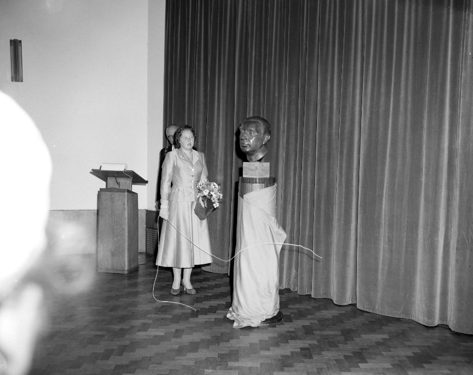 Opening tentoonstelling Nederlandse Beeldhouwkunst Prinses Beatrix Rotterdam Mus, Bestanddeelnr 908-5898