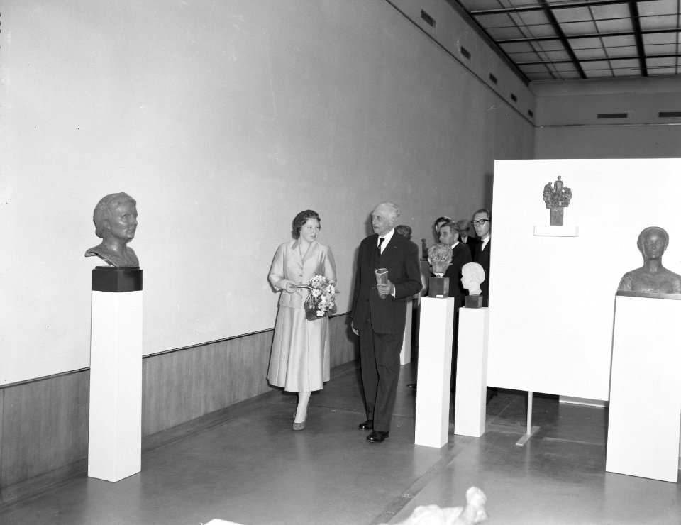 Opening tentoonstelling Nederlandse Beeldhouwkunst Prinses Beatrix Rotterdam Mus, Bestanddeelnr 908-5897