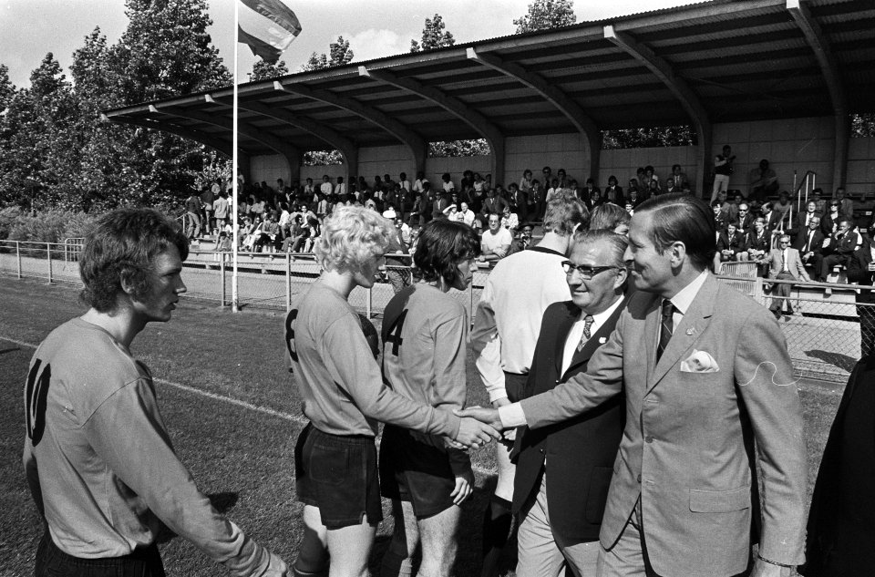 Opening Koninkrijksspelen door Prins Claus op AFC-terrein te Amsterdam, Nederlan, Bestanddeelnr 924-7776
