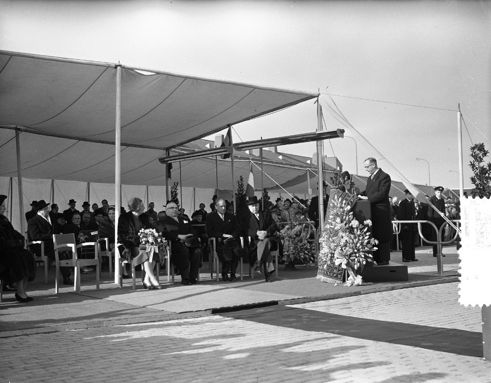 Opening Julianahal Jaarbeurs door Hare Majesteit de Koningin, Bestanddeelnr 907-6389