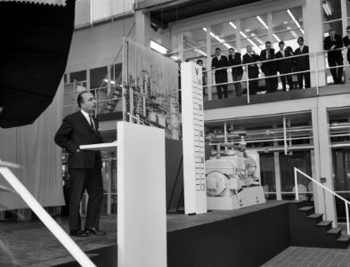 Opening hallen HTS Eindhoven, Minister Cals tijdens zijn rede, Bestanddeelnr 911-1947