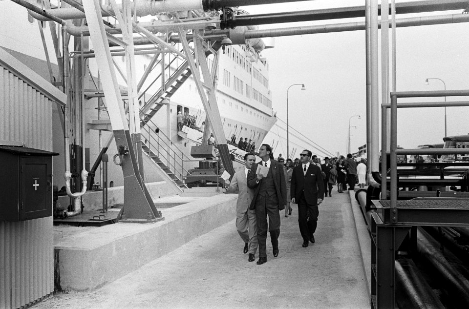 Opening Gulf olie Raffinaderij in Europoort, Bestanddeelnr 918-2262