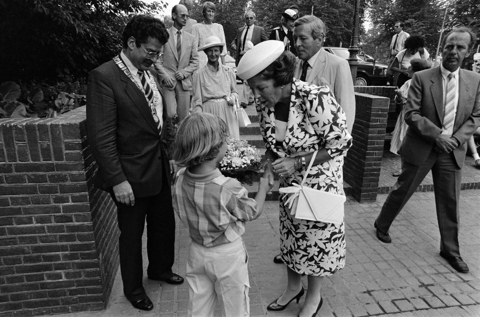 Opening tentoonstelling the human story in Tropenmuseum Amsterdam Koningin Beat, Bestanddeelnr 933-7039
