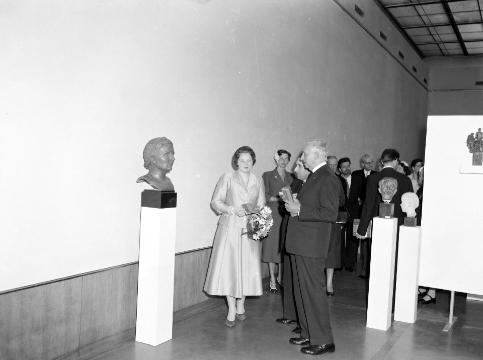 Opening tentoonstelling Nederlandse Beeldhouwkunst Prinses Beatrix Rotterdam Mus, Bestanddeelnr 908-5899