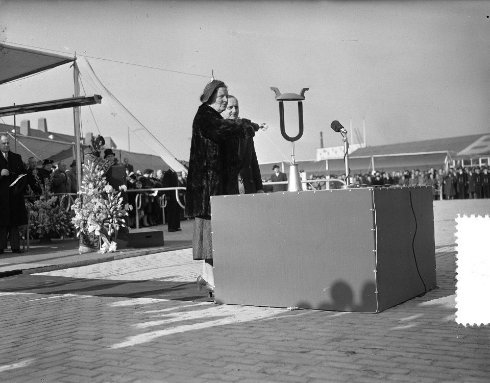 Opening Julianahal Jaarbeurs door Hare Majesteit de Koningin, Bestanddeelnr 907-6386